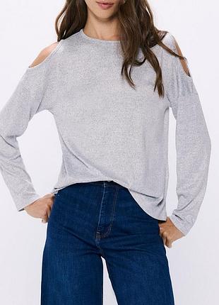 Кофта з оголеними плечима