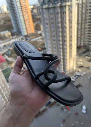 Zara шкіряні шльопанці