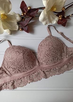 Очень красивый кружевной формованный бюстгальтер без косточек, с пуш-ап 75с