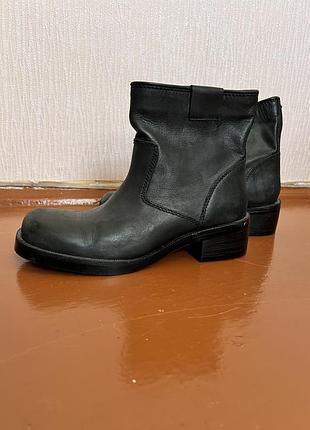 Новые кожаные сапоги zara
