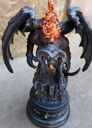 Металлическая фигурка balrog из фильма обладатель кольца.