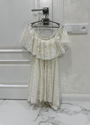 Біла італійська сукня