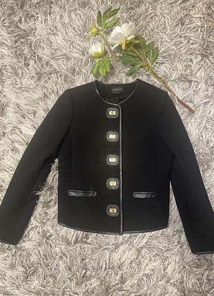 Жакет зі шкіряним оздобленням та оригінальними застібками club monaco