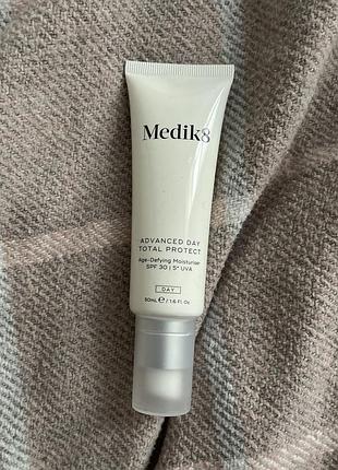 Medik8 advanced day total protect spf 30