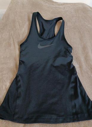 Майка, спорт,с мягким двойным лифтом,s, длина 63, грудь 70-74см, тянется, очень хорошее состояние.