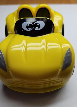 Инерционная машинка chicco