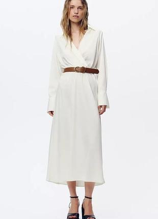 Атласное платье с поясом