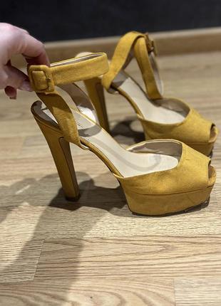 Босоножки zara