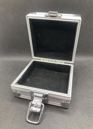 Коробочка алюминевая.