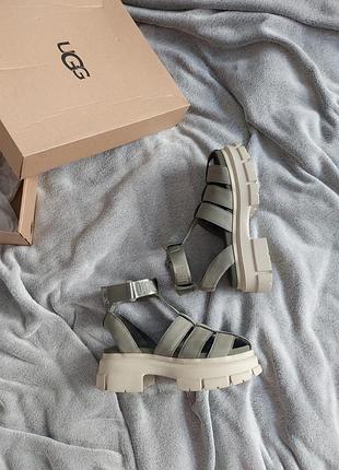 Стильні босоніжки ugg хакі