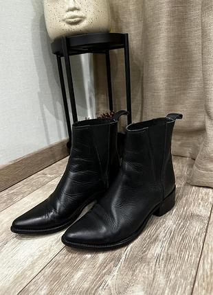 Челсі шкіряні 35р жіночі