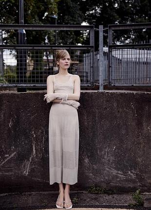 Полупрозрачное вязаное платье