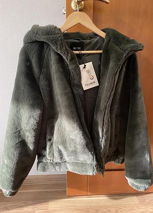 Шуба з еко-хутра pull&bear