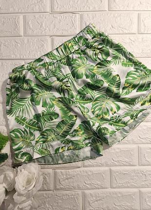 Шорти атласні в тропічний принт pretty little thing