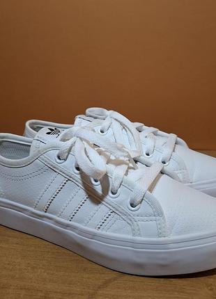 Детские фирменные кроссовки adidas