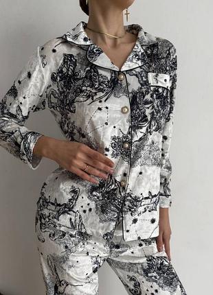 Піжамний комплект приємна якісна тканина дуже гарно підкреслює фігуру двійка