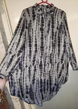 Натуральное платье-рубашка с карманами удлинённой спинкой тай-дай большого размера h&m