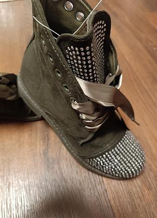 Черевики жіночі