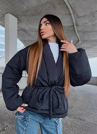 Куртка из плащевки на силиконе на запах с поясом курточка белая черная бежевая фиолетовая зеленая демисезонная трендовая стильная