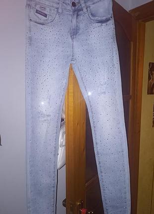 Джинсы скинни женские со стразами 25 размер