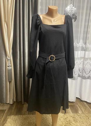 Неймовірне чорне плаття з розрізом