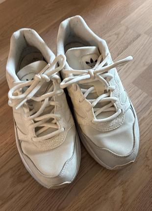 Кроссовки adidas