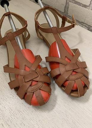 Сандалии