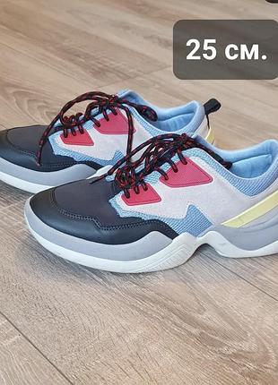 Кросовки zara