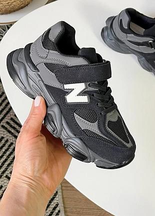 Трендові кросівки в стилі бренду