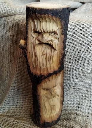Статуетка скандинавських богів. одін, фрейр, тор, бальдр. різьба по дереву. ручна робота.