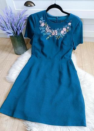 Коротке плаття з вишивкою від oasis, розмір s
