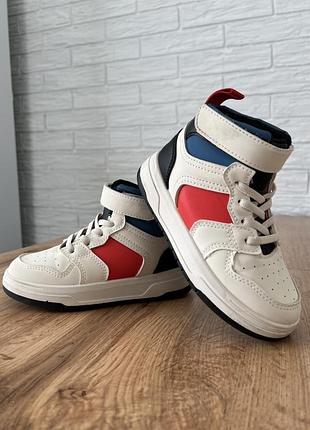 Детские кроссовки на мальчика 29 р