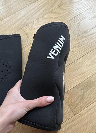 Venum наколенники черные оригинал