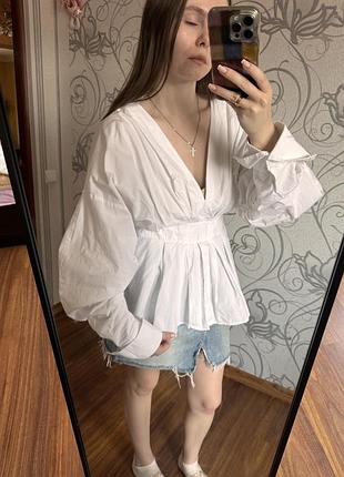 Белая блузка-рубашка hm в м размере