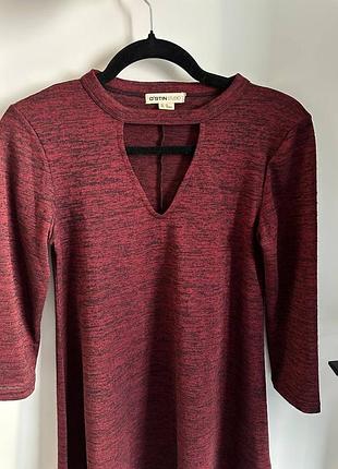 Сукня бордо міді