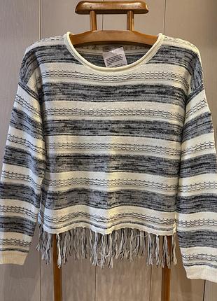 Свитер в наличии.