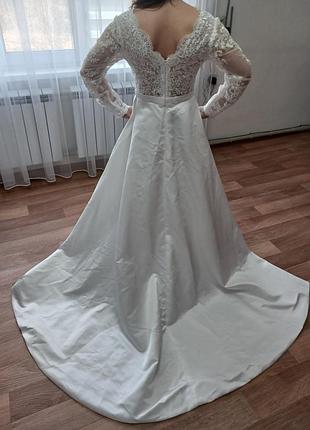 Весільна атласна сукня ,розмір s-m