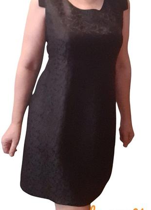 Маленькое 100% шелковое черное платье в стиле сдержанной роскоши.