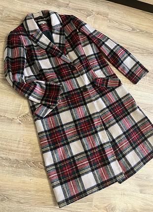 Стильне міді пальто в клітинку