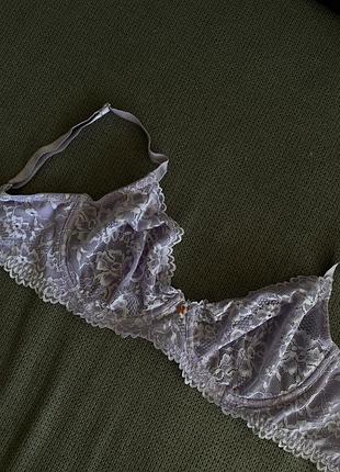 Пурпурный ажурный бюст