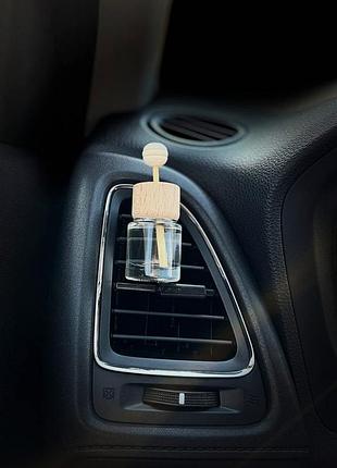 Аромат в машину пахучка в авто автомобільний ароматизатор для машини на решітку на дефлектор