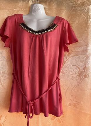 Блуза женская бренда bhs, пог-56, поб-59, длина-62, украшена бисером, кораллового цвета