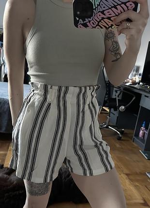 Полосатые шорты с поясом