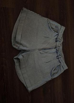 Продам джинсовые шорты