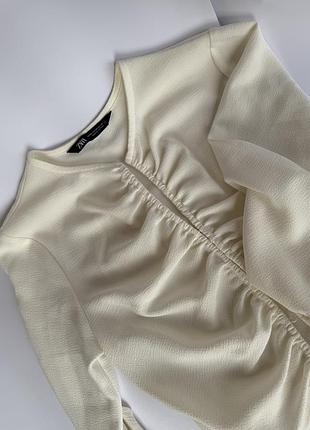 Блуза zara молочного кольору