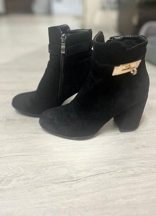 Ботинки женские