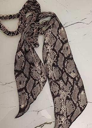 Оригинальный поясок из тоненького шелка декорирован кольцами