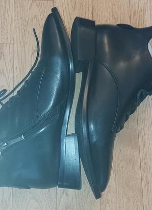 Жіночі чорні черевики на осінь, класичні