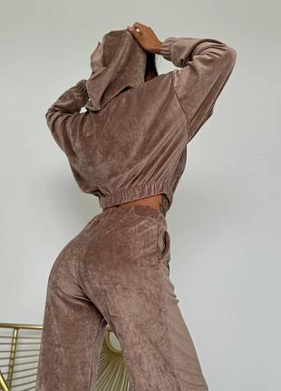 Костюм