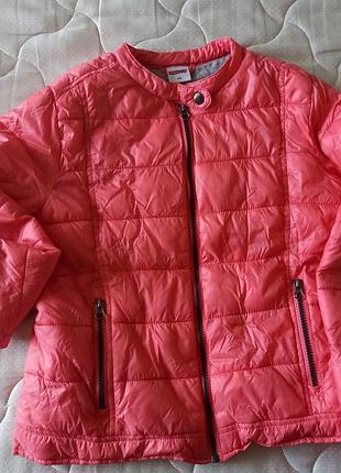 Демисезонная курточка-"шанелька".